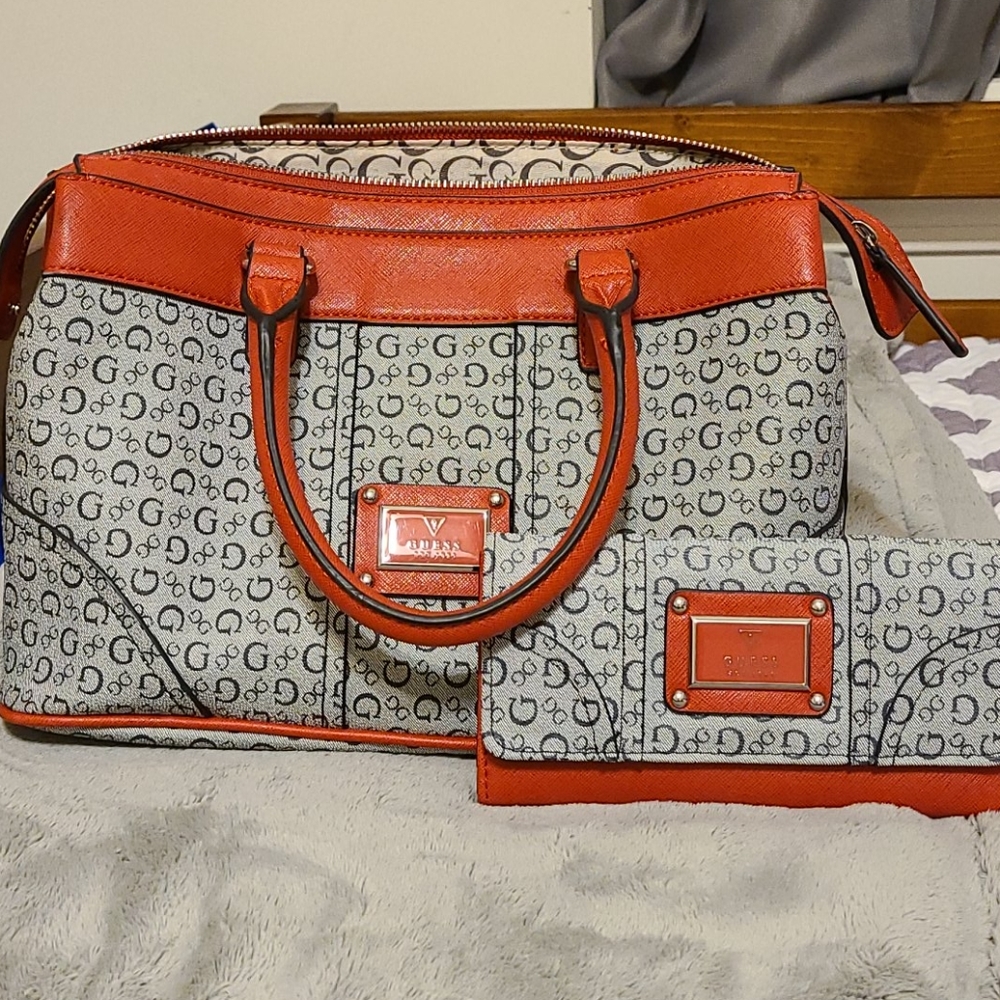 Guess handbag and wallet set